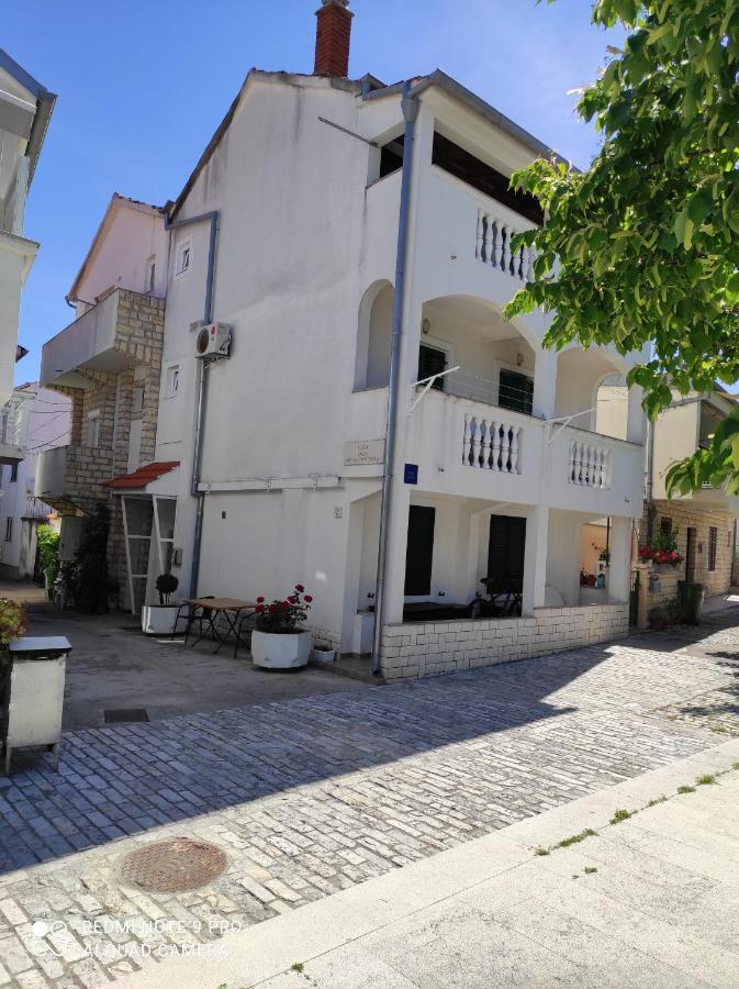 Roko Apartments بيوغْغاد نا موغو المظهر الخارجي الصورة